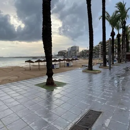 En Acogedor A 200 Metros La Playa Wifi * Τορεβιέχα