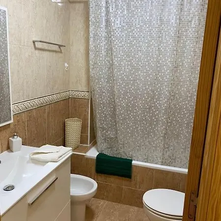 En Acogedor A 200 Metros La Playa Wifi *