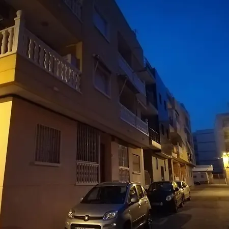 Apartmán En Acogedor A 200 Metros La Playa Wifi *